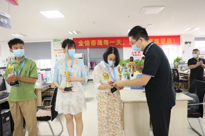 激情時(shí)刻！榮耀時(shí)刻！